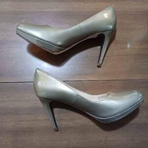 Cole Haan Pumps Heels Nike Air Gold Pumps Size 10.5B