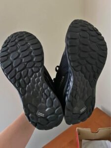 NB Non-Slip Black Work Shoes Womens Size 6