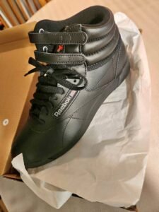 Reebok Women's Freestyle Hi Top Sneaker. SIZE 8