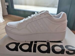 White Adidas sports for Woman